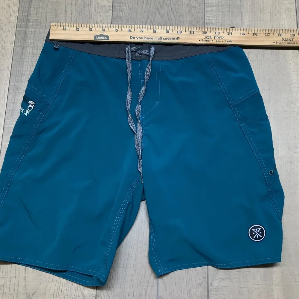 Roark Board Shorts Mens Size 28 Green Savage Series Swim Trunks Surf Performance